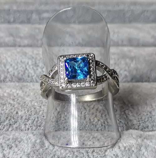 DISCOUNT!!! Stunning Silver Ring