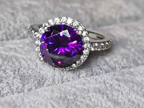 DISCOUNT!!! Dazzling Silver Ring