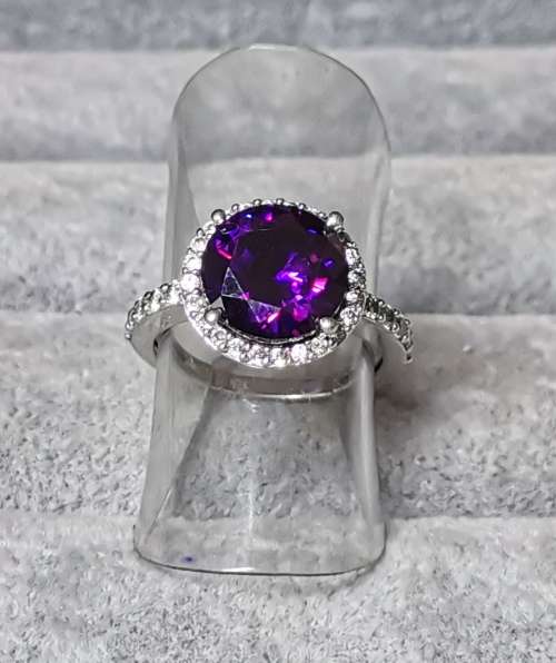 DISCOUNT!!! Dazzling Silver Ring