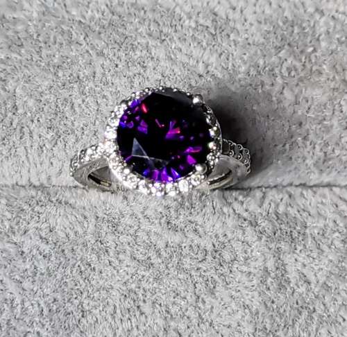 DISCOUNT!!! Dazzling Silver Ring