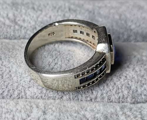 DISCOUNT!!! Dazzling Silver Ring
