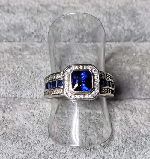 DISCOUNT!!! Dazzling Silver Ring