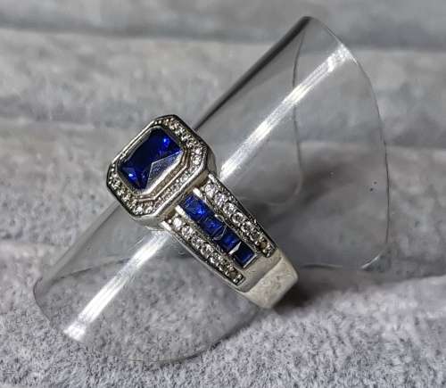 DISCOUNT!!! Dazzling Silver Ring