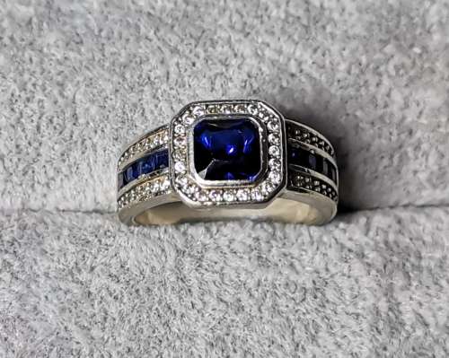 DISCOUNT!!! Dazzling Silver Ring