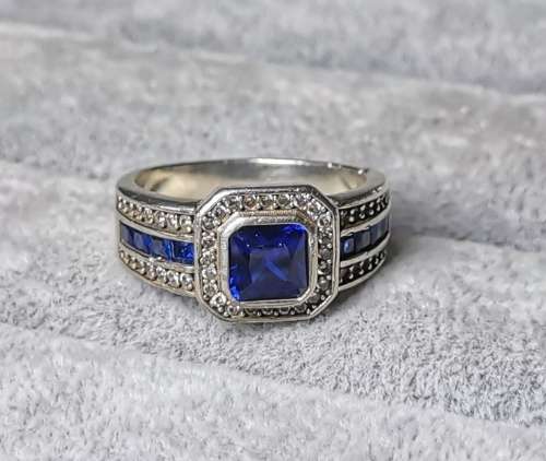 DISCOUNT!!! Dazzling Silver Ring