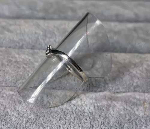*R1 Auction* Cute Silver Ring