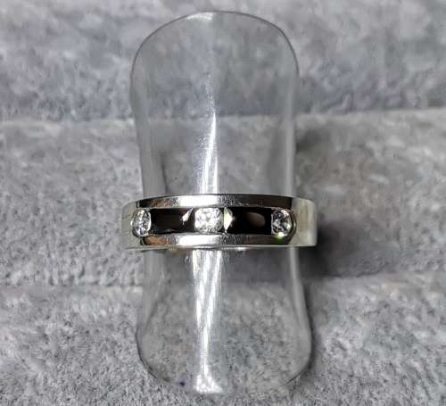 DISCOUNT!!! Stunning Silver Ring