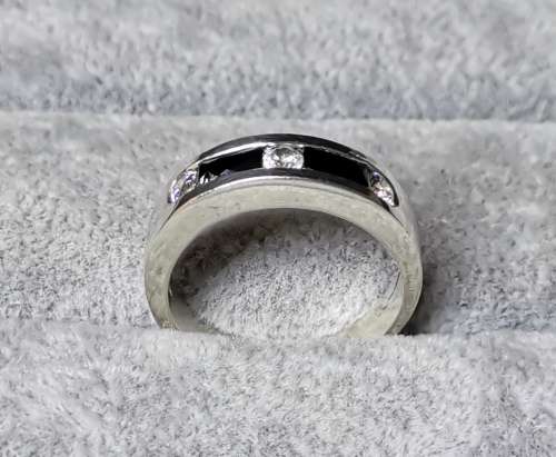 DISCOUNT!!! Stunning Silver Ring
