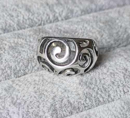 DISCOUNT!!! Swirly Silver Ring