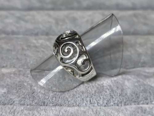 DISCOUNT!!! Swirly Silver Ring