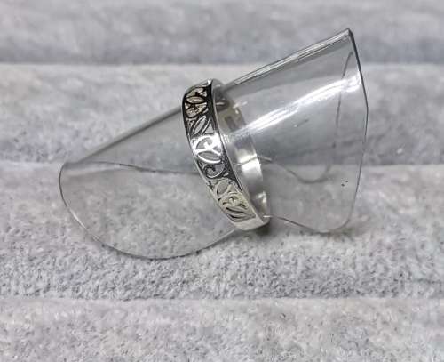 *R1 Auction* Detailed Silver Ring