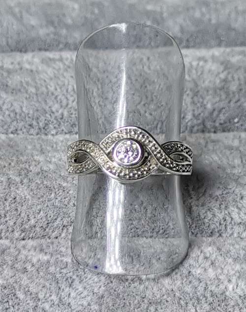 DISCOUNT!!! Dazzling Silver Ring