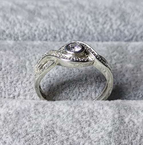 DISCOUNT!!! Dazzling Silver Ring