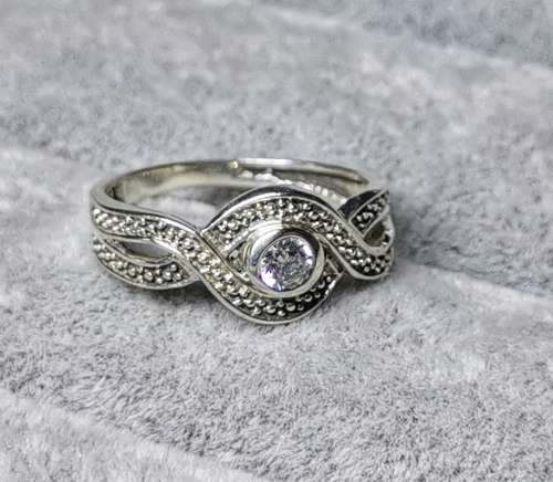 DISCOUNT!!! Dazzling Silver Ring