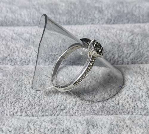 DISCOUNT!!!! Pretty Silver Ring