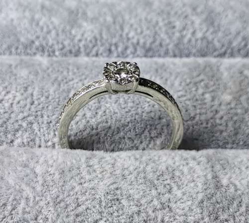 DISCOUNT!!!! Pretty Silver Ring