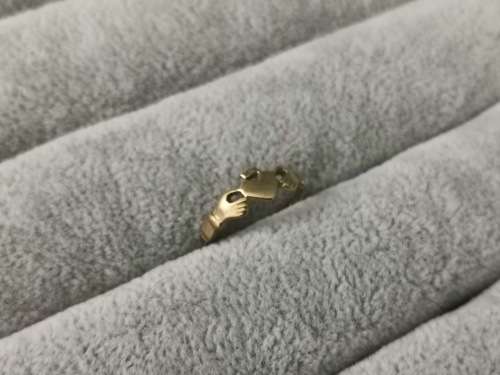 9ct Gold Claddagh Ring