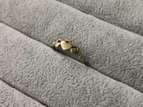 9ct Gold Claddagh Ring