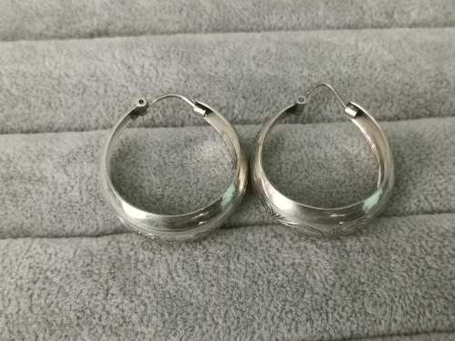 Discount!!! Patterned Silver Hoop Earrings