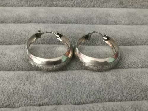 Discount!!! Patterned Silver Hoop Earrings