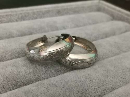 Discount!!! Patterned Silver Hoop Earrings