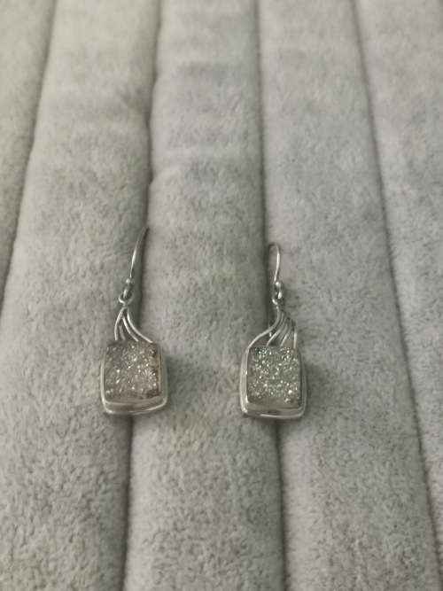 Discount!!! Silver Quartz Earrings