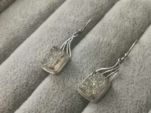 Discount!!! Silver Quartz Earrings