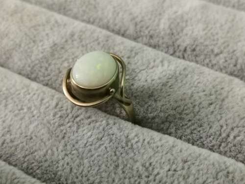 9ct Gold Opal Ring