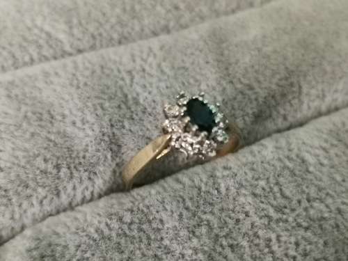 Stunning 9ct Gold Ring