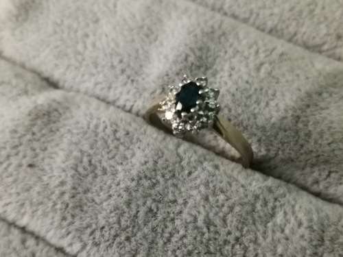 Stunning 9ct Gold Ring