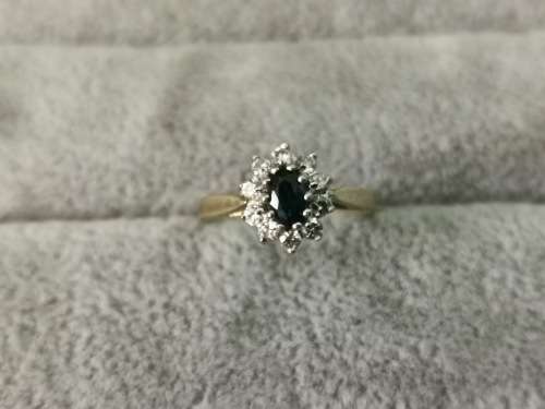 Stunning 9ct Gold Ring