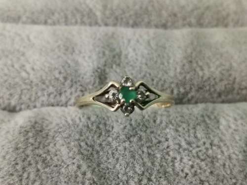 9ct Gold Emerald Ring