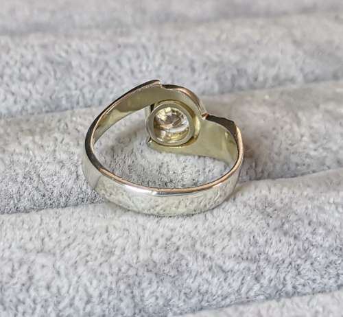 Discount!!! Silver Solitaire Ring