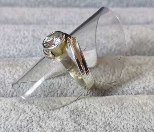 Discount!!! Silver Solitaire Ring