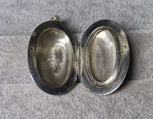 Discount!!! Silver Locket Pendant
