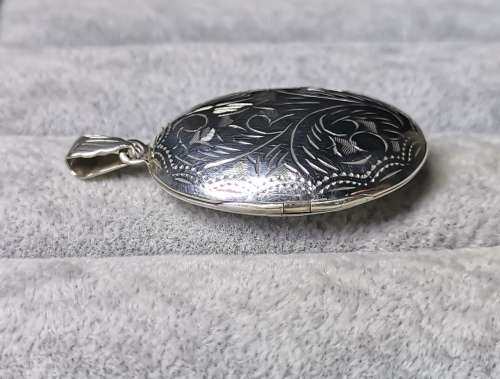 Discount!!! Silver Locket Pendant