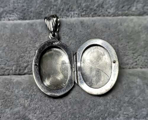 Discount!!! Silver Locket Pendant