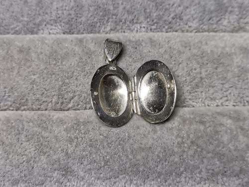Discount!!! Silver Locket Pendant