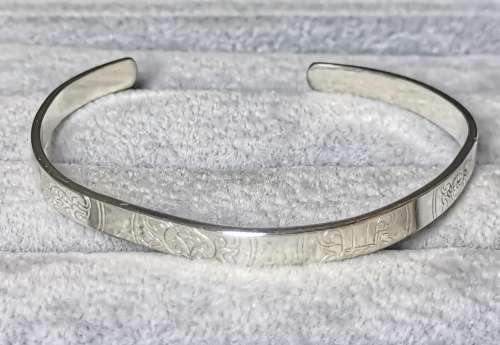 Discount!!! Detailed Silver Bangle