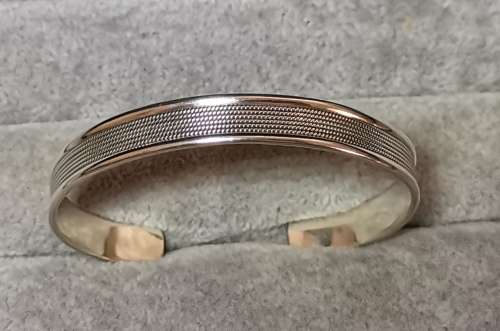 Pretty Silver Bangle