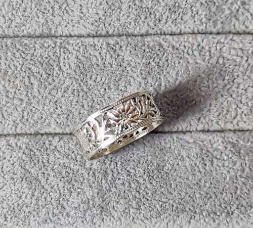 Silver Flower Ring