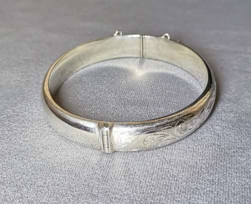 Detailed Silver Bangle