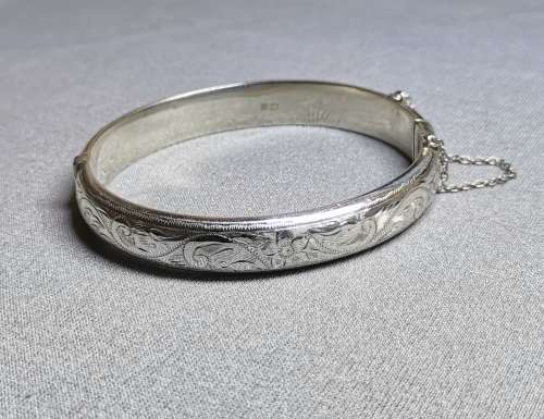 Detailed Silver Bangle