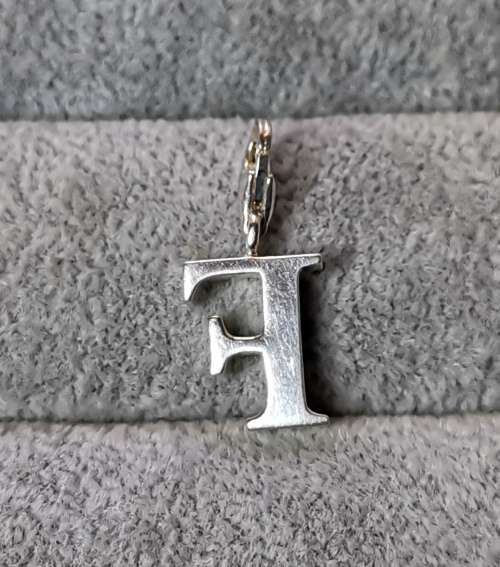 Thomas Sabo Letter `F` Charm