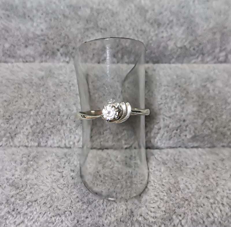 *R1 Auction* Silver Solitaire Ring