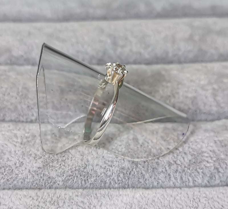 *R1 Auction* Silver Solitaire Ring