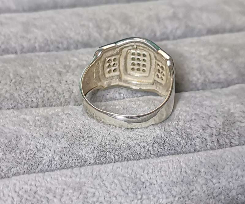 Dazzling Silver Ring