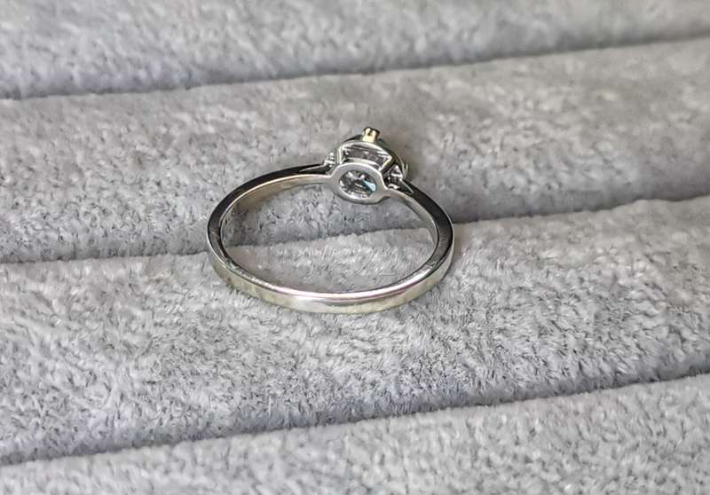 *R1 Auction* Silver Solitaire Ring