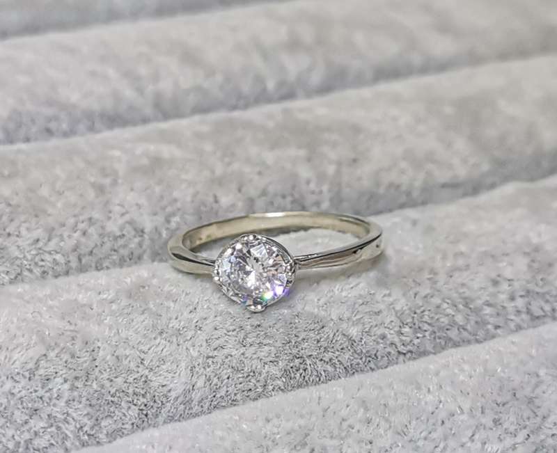 *R1 Auction* Silver Solitaire Ring
