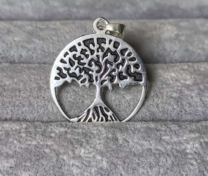 Stunning Silver Tree of Life Pendant